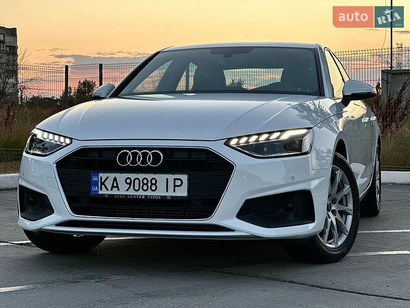 Седан Audi A4 2022 в Одесі