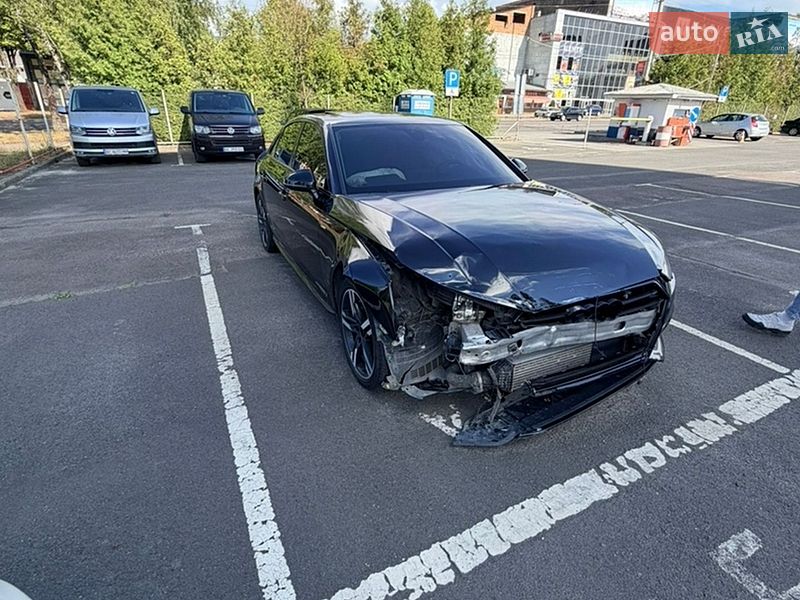 Седан Audi A4 2016 в Львове