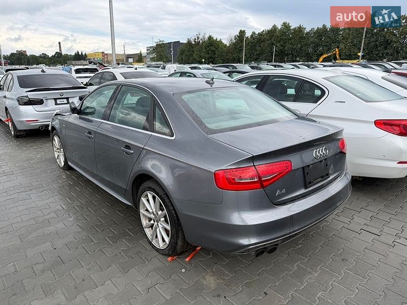 Седан Audi A4 2014 в Львове