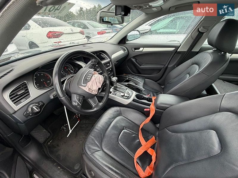 Седан Audi A4 2014 в Львове