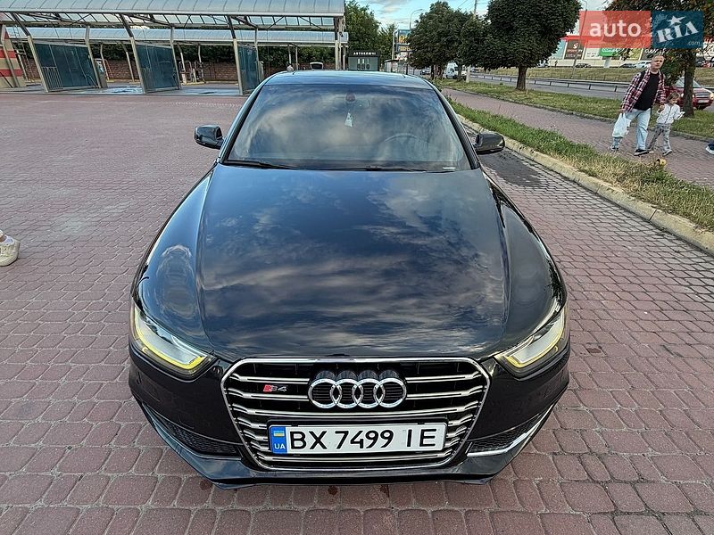 Седан Audi A4 2012 в Рівному