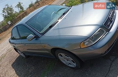 Седан Audi A4 1995 в Белгороде-Днестровском