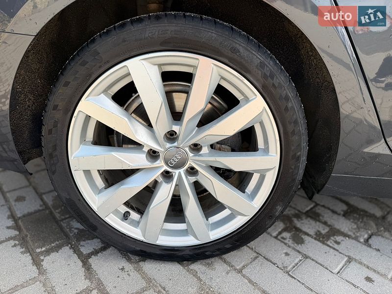 Седан Audi A4 2016 в Тернополі