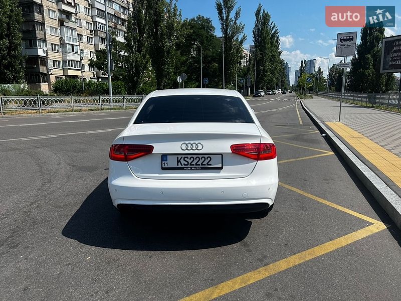 Седан Audi A4 2012 в Києві
