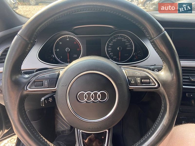 Седан Audi A4 2013 в Ивано-Франковске