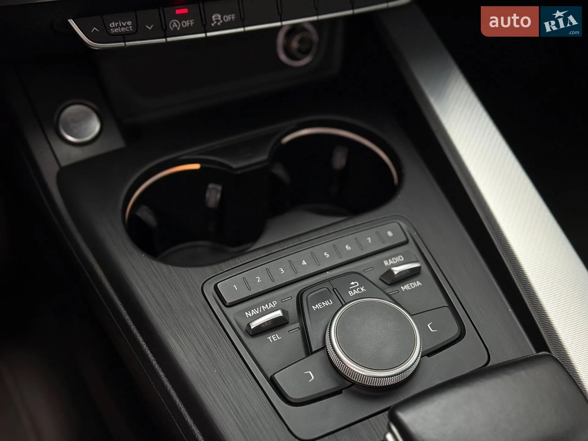 2016 Audi A4 - мініатюра 26