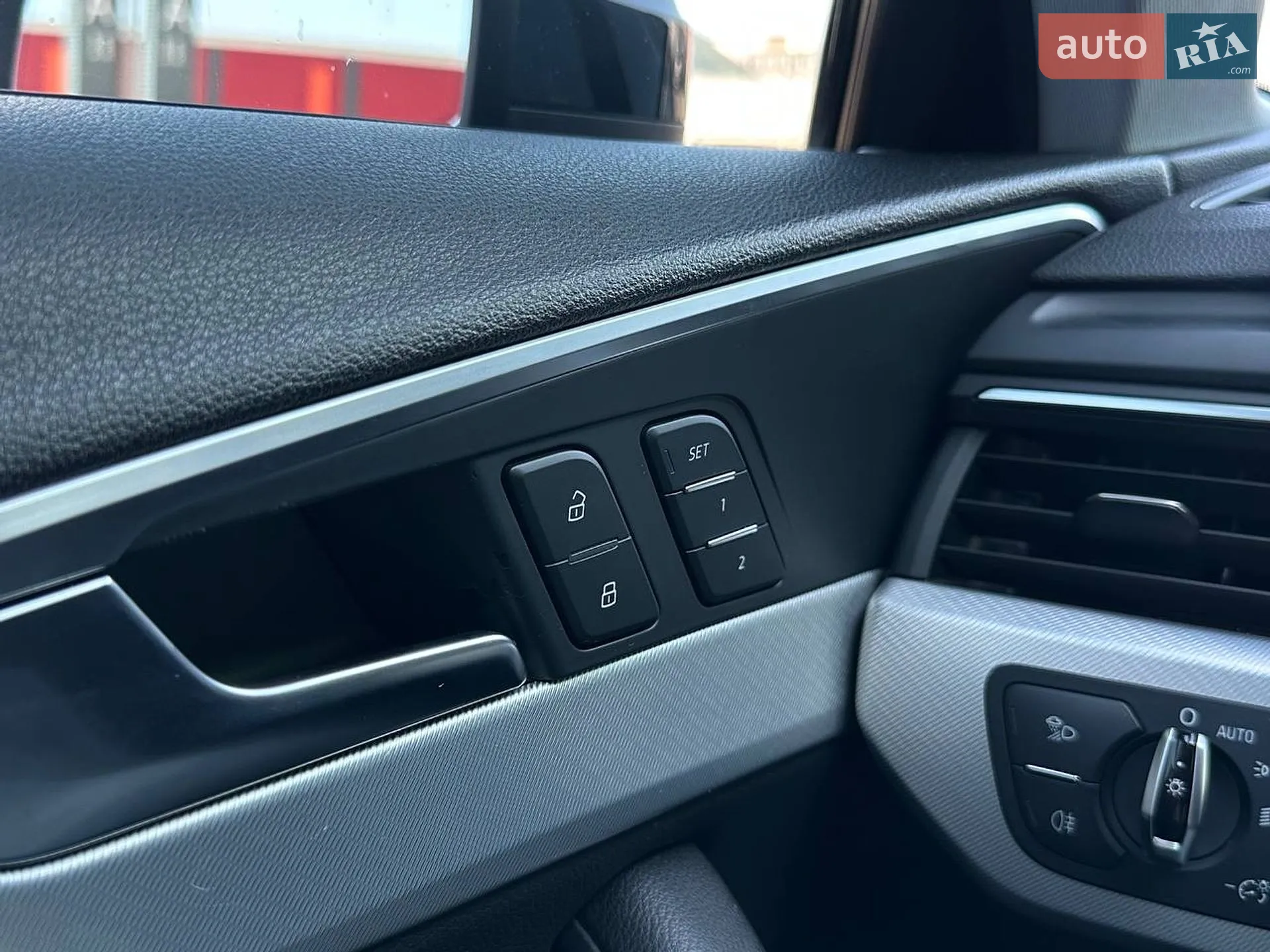 2015 Audi A4 - мініатюра 16