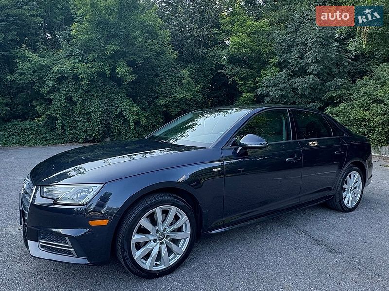 Седан Audi A4 2018 в Полтаві