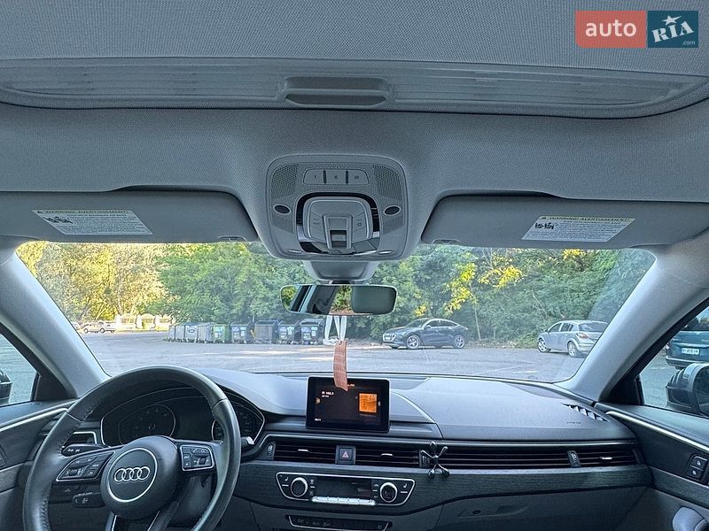 Седан Audi A4 2018 в Полтаві