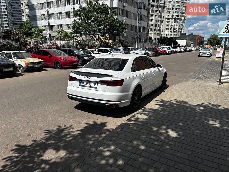 Седан Audi A4 2018 в Одесі