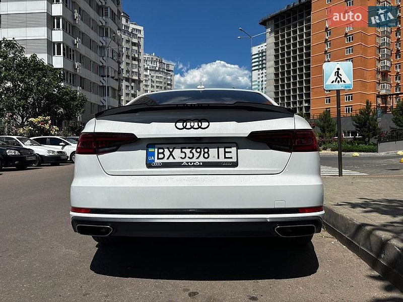 Седан Audi A4 2018 в Одесі