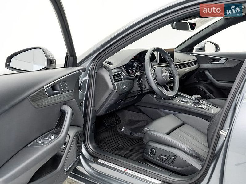 Седан Audi A4 2018 в Львові