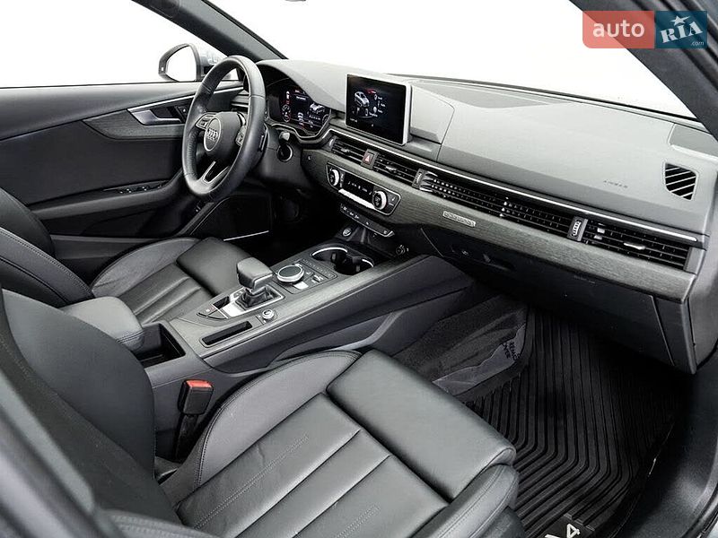 Седан Audi A4 2018 в Львові