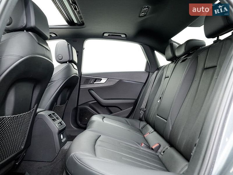 Седан Audi A4 2018 в Львові