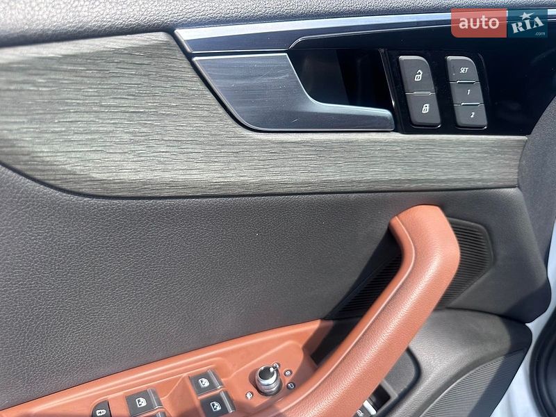 Седан Audi A4 2021 в Нововолынске