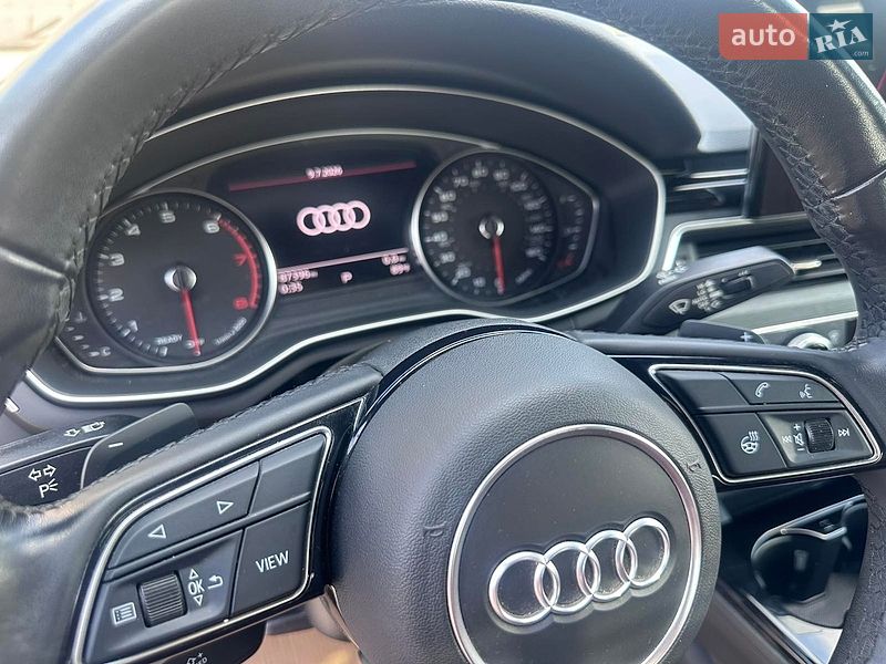 Седан Audi A4 2021 в Нововолынске