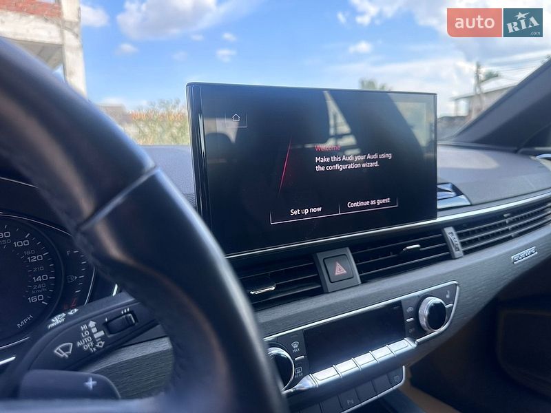 Седан Audi A4 2021 в Нововолынске