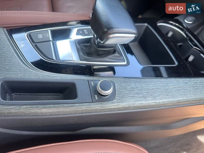 Седан Audi A4 2021 в Нововолынске
