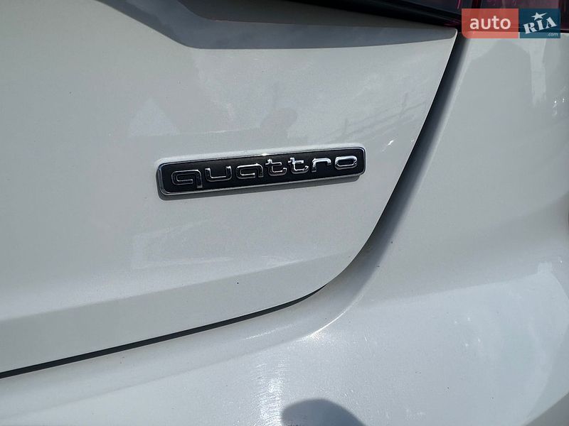 Седан Audi A4 2021 в Нововолынске