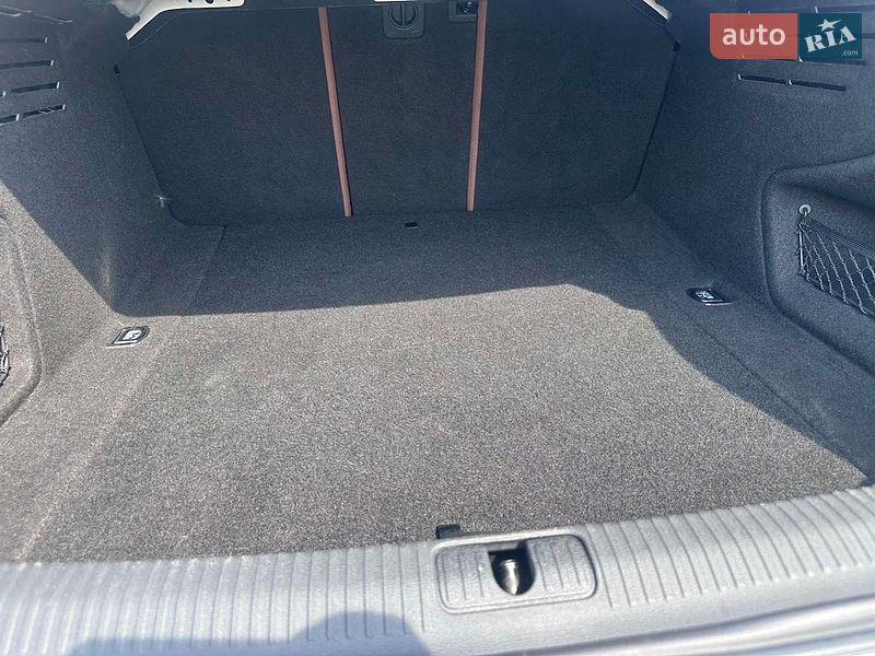 Седан Audi A4 2021 в Нововолынске