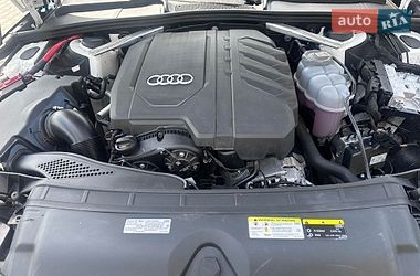 Седан Audi A4 2021 в Нововолынске