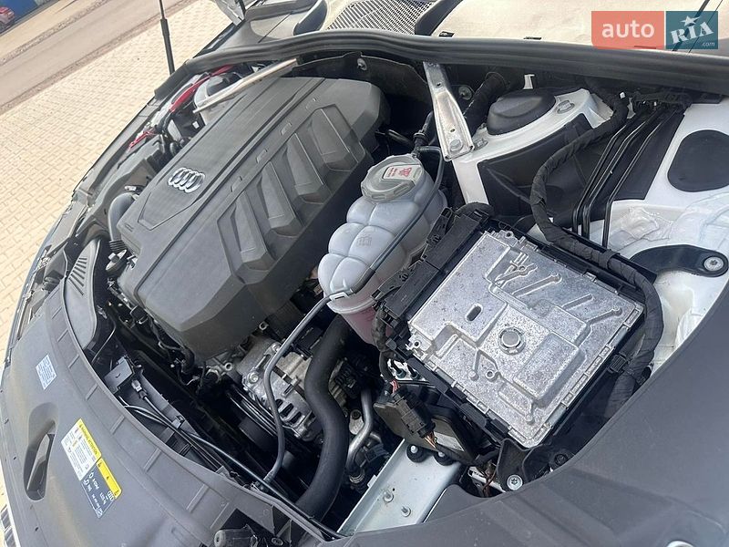 Седан Audi A4 2021 в Нововолынске