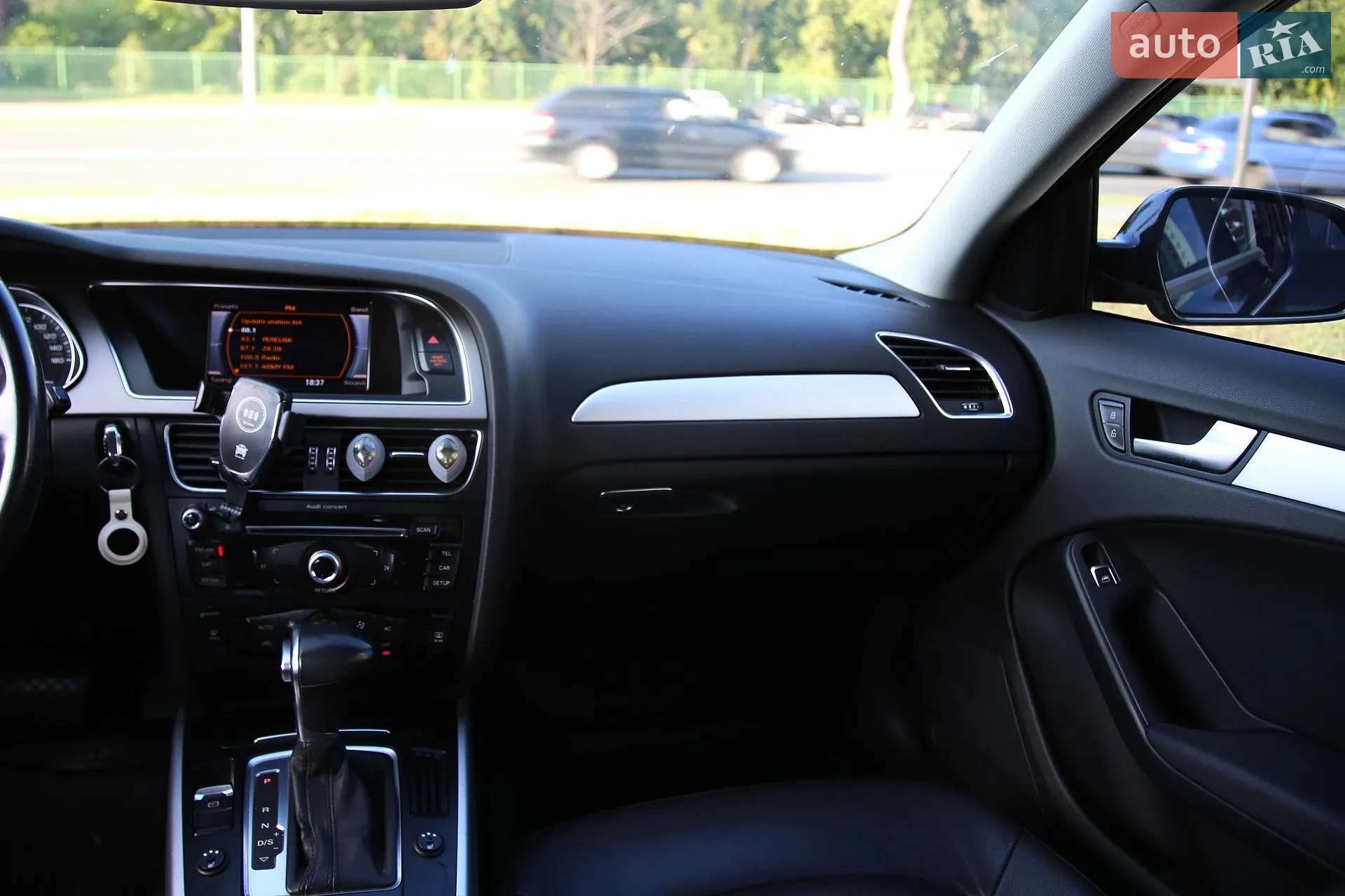 2012 Audi A4 - мініатюра 13