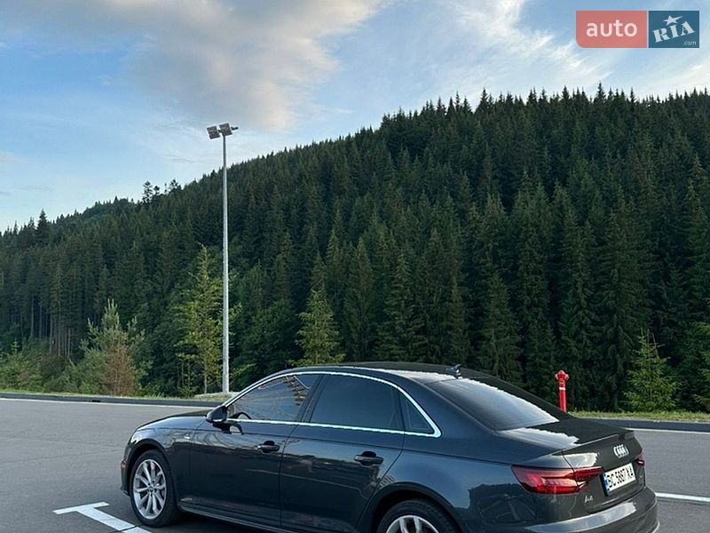 Седан Audi A4 2019 в Львові