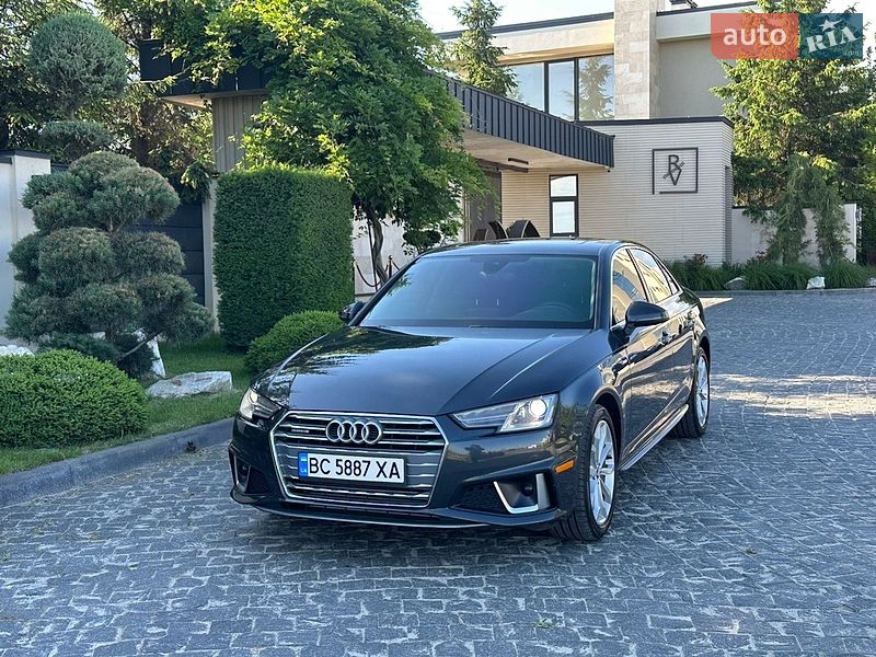 Седан Audi A4 2019 в Львові