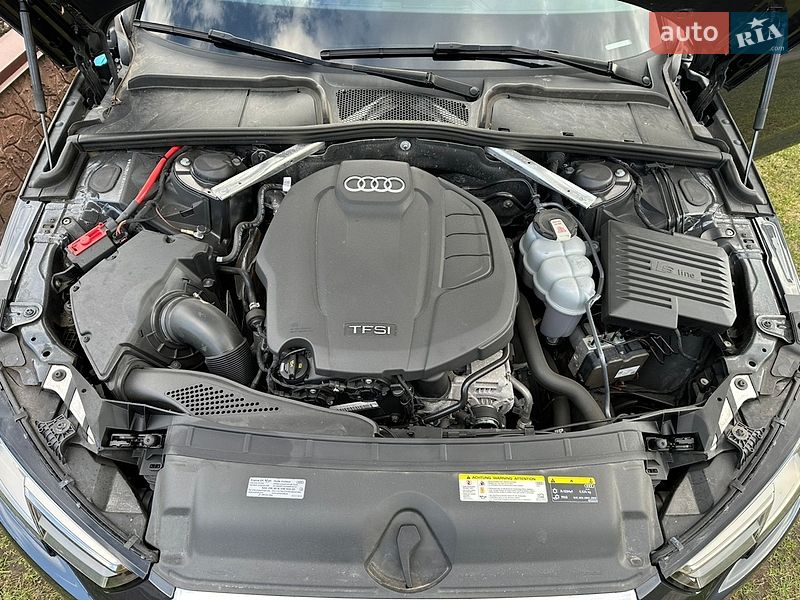 Седан Audi A4 2019 в Львові