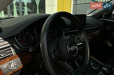 Седан Audi A4 2019 в Львові