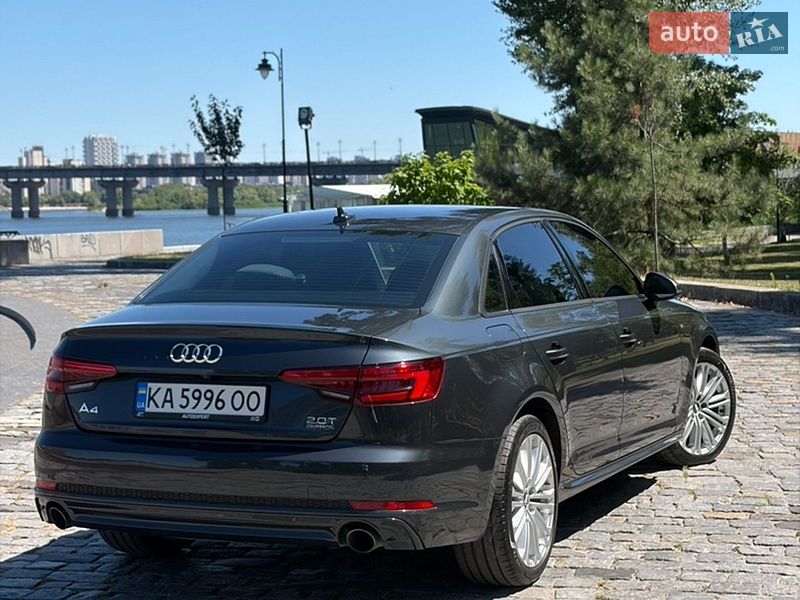 Седан Audi A4 2016 в Киеве