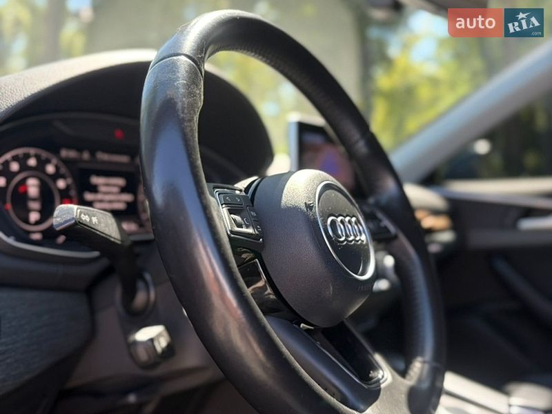 Седан Audi A4 2016 в Киеве