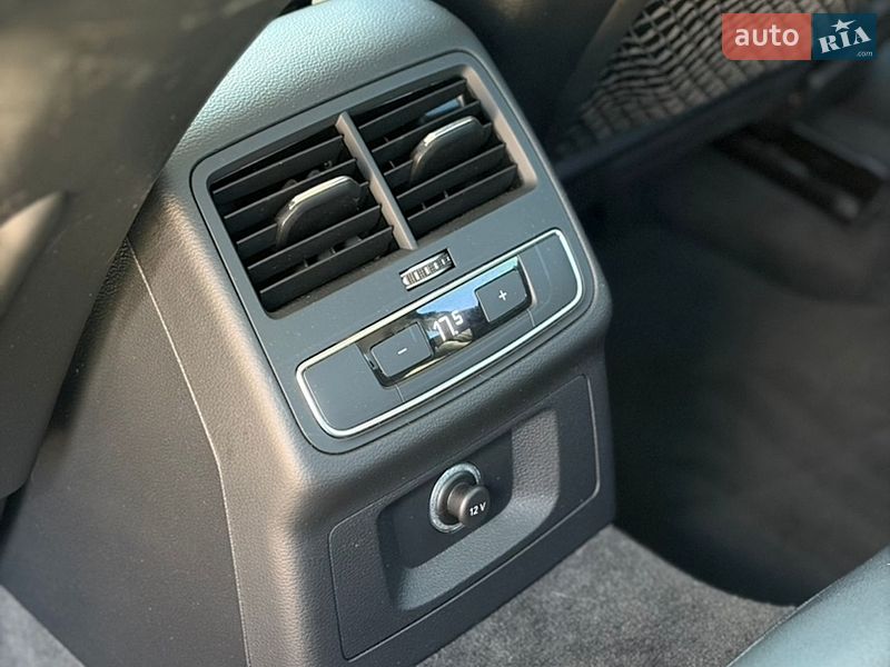 Седан Audi A4 2016 в Киеве