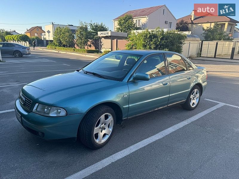 Седан Audi A4 2000 в Киеве