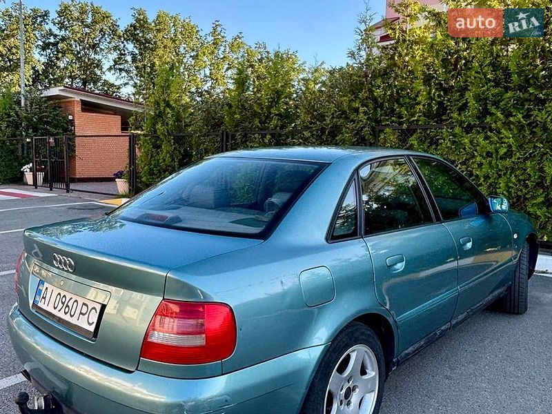 Седан Audi A4 2000 в Киеве