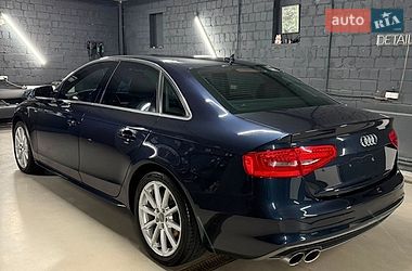 Седан Audi A4 2014 в Києві
