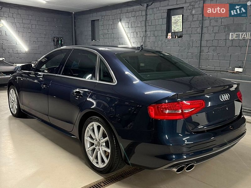 Седан Audi A4 2014 в Києві