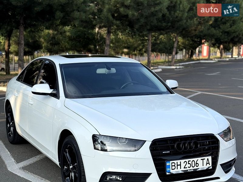 Седан Audi A4 2012 в Одесі