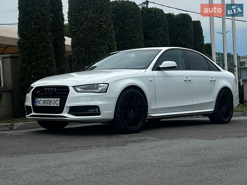 Седан Audi A4 2015 в Львові