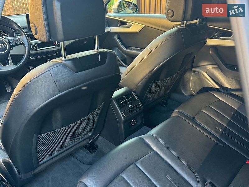 Седан Audi A4 2017 в Львові