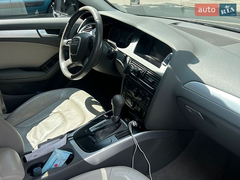 Седан Audi A4 2011 в Киеве