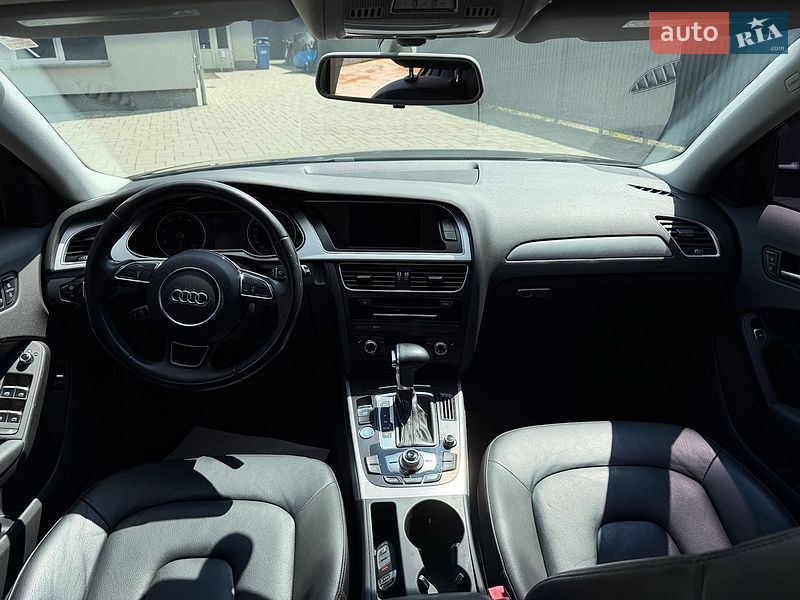 Седан Audi A4 2015 в Виноградові