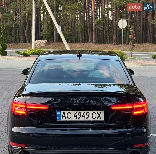 Седан Audi A4 2017 в Луцке