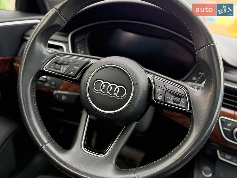 Седан Audi A4 2016 в Киеве
