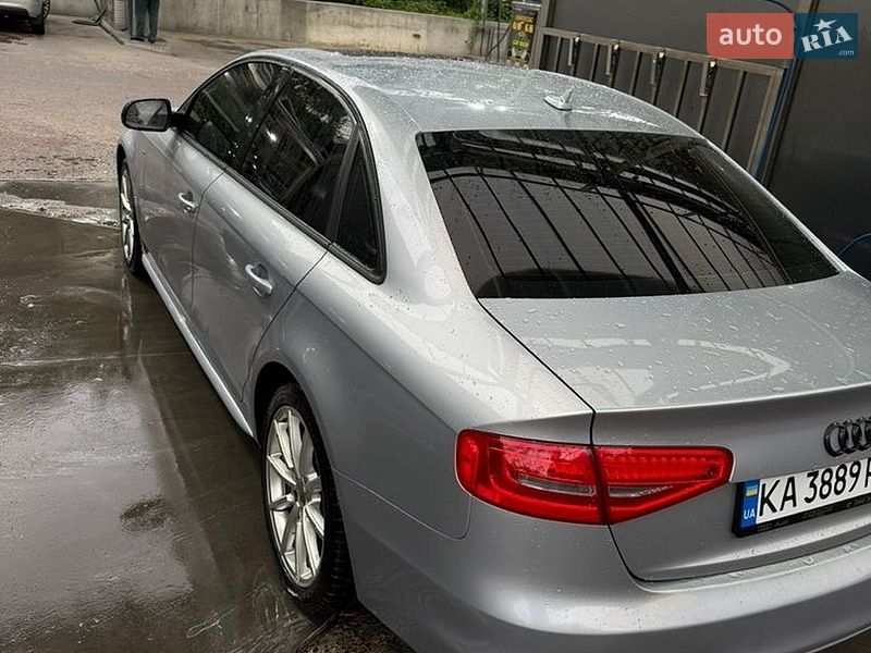 Седан Audi A4 2015 в Киеве