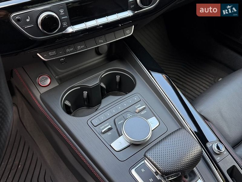 Седан Audi A4 2019 в Одессе