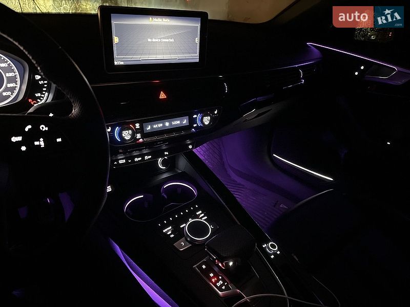 Седан Audi A4 2019 в Одессе