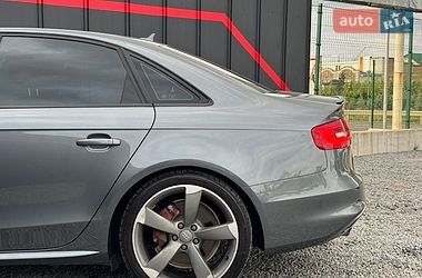 Седан Audi A4 2013 в Луцьку
