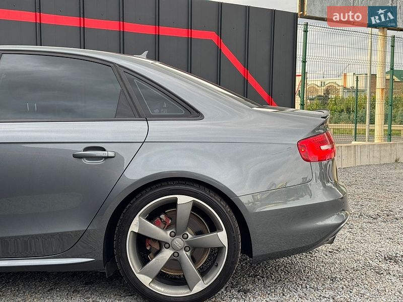 Седан Audi A4 2013 в Луцьку